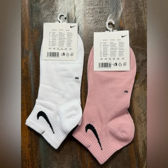 Nike Women’s Dri-FIT Cushioned Socks White & Pink NWT (2 PAIR) - Picture 3 of 3